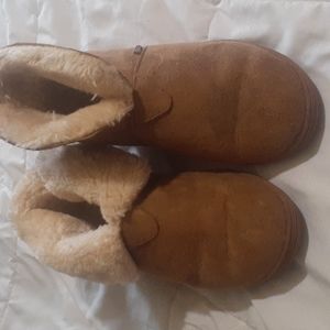 Mens house slippers